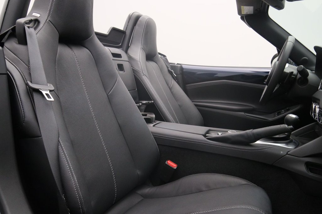 2024 Mazda MX-5 GT in Chicoutimi, Quebec - 13 - w1024h768px
