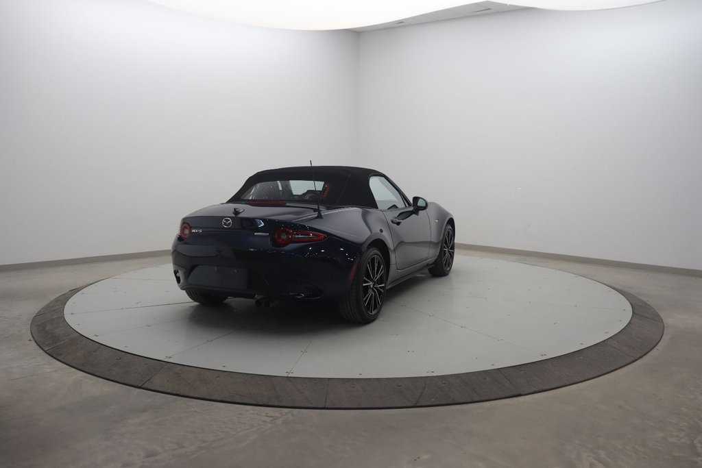 2024 Mazda MX-5 GT in Chicoutimi, Quebec - 4 - w1024h768px