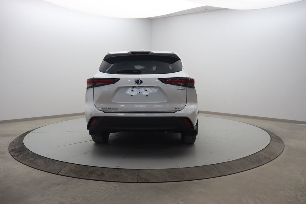 2024 Toyota Highlander in Baie-Comeau, Quebec - 5 - w1024h768px