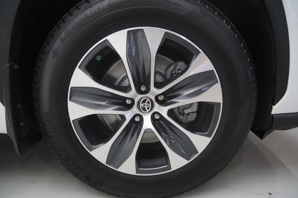 2024 Toyota Highlander in Baie-Comeau, Quebec - 17 - w1024h768px
