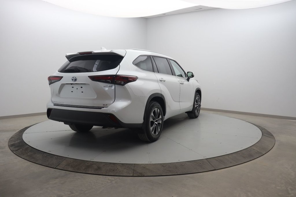 2024 Toyota Highlander in Baie-Comeau, Quebec - 4 - w1024h768px