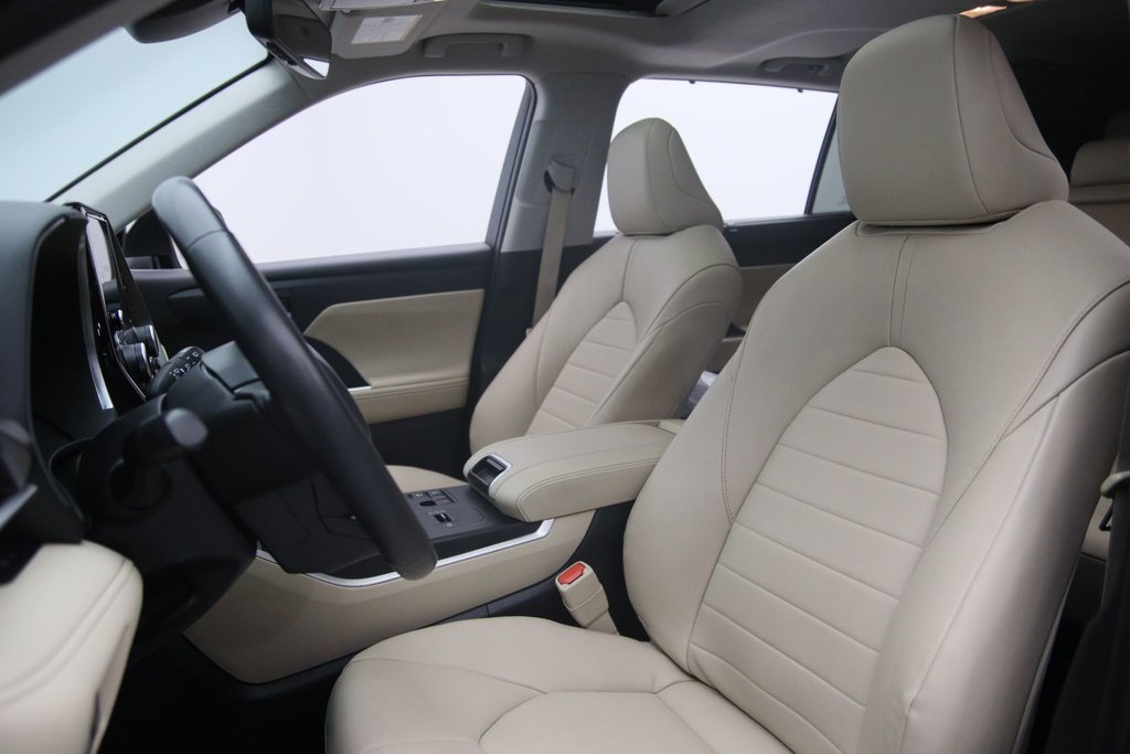 2024 Toyota Highlander in Baie-Comeau, Quebec - 6 - w1024h768px