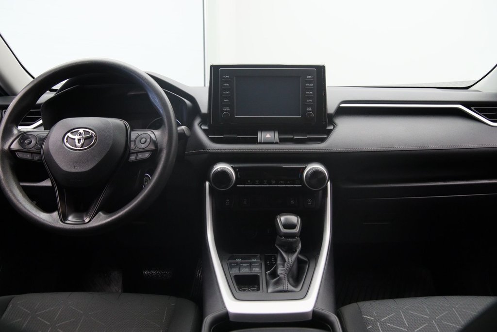 2021 Toyota RAV4 LE in Chicoutimi, Quebec - 10 - w1024h768px