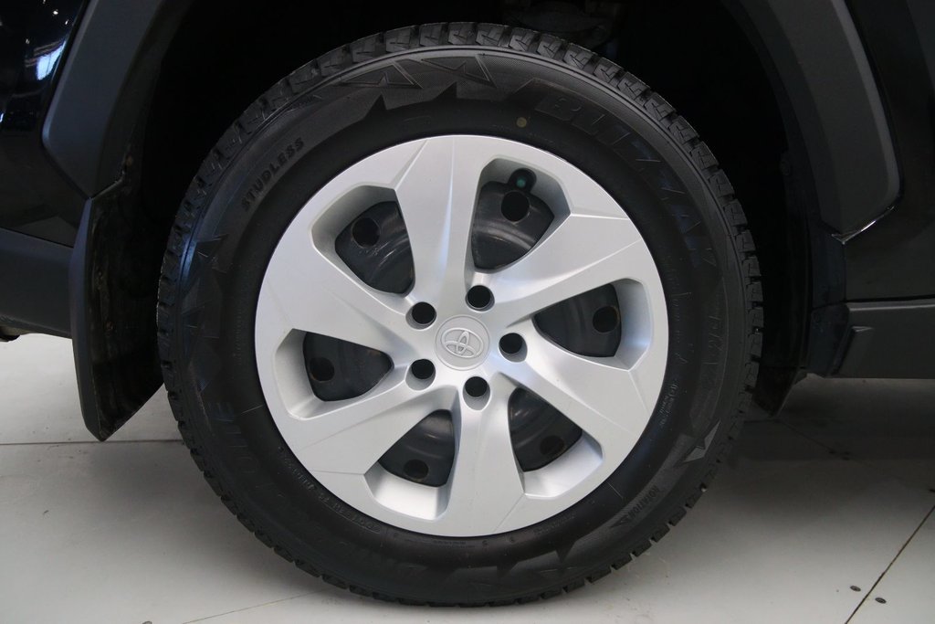 2021 Toyota RAV4 LE in Chicoutimi, Quebec - 18 - w1024h768px