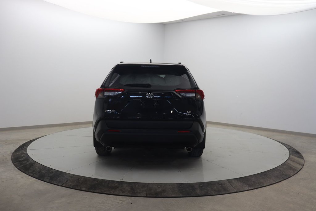2021 Toyota RAV4 LE in Chicoutimi, Quebec - 5 - w1024h768px