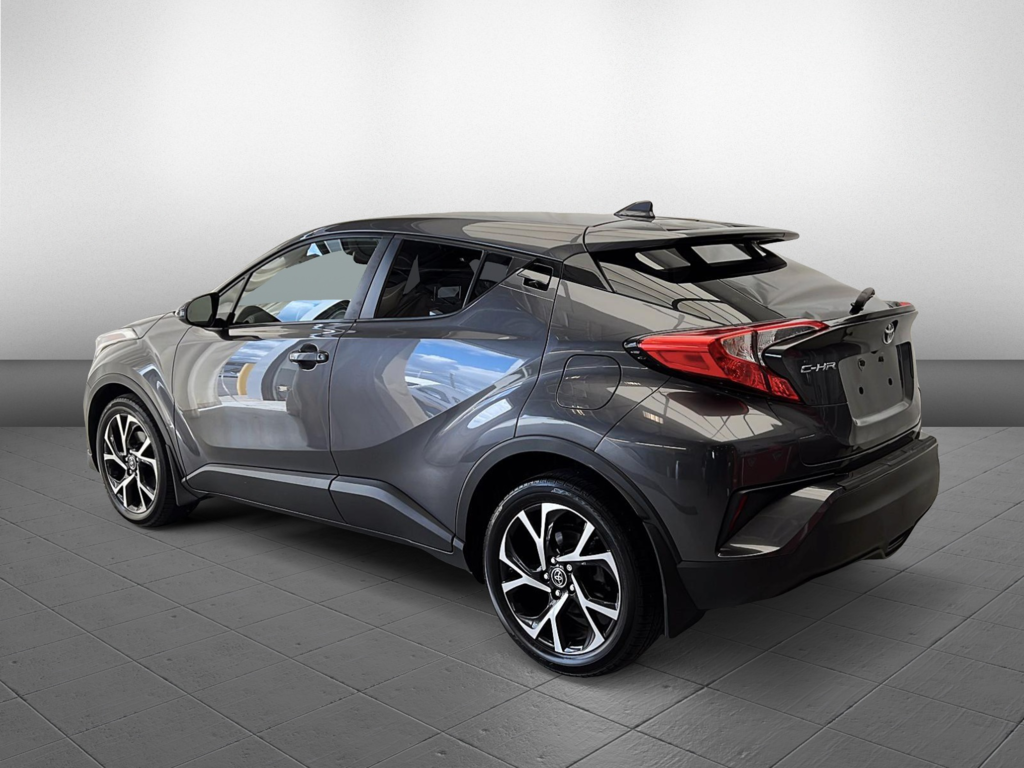 2018 Toyota C-HR in Sept-Îles, Quebec - 3 - w1024h768px