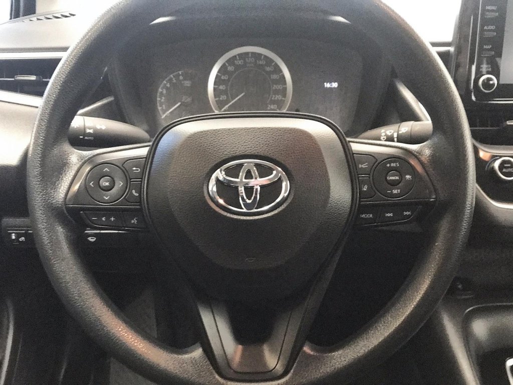 2022 Toyota Corolla in Sept-Îles, Quebec - 9 - w1024h768px