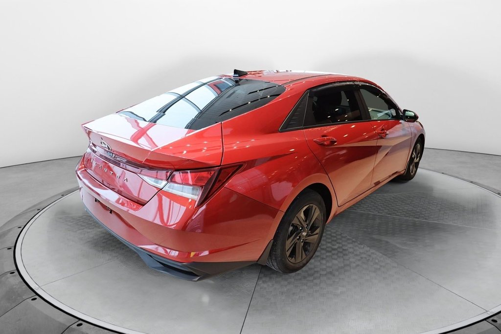 Hyundai Elantra  2021 à Baie-Comeau, Québec - 3 - w1024h768px