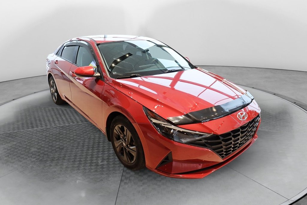 Hyundai Elantra  2021 à Baie-Comeau, Québec - 2 - w1024h768px