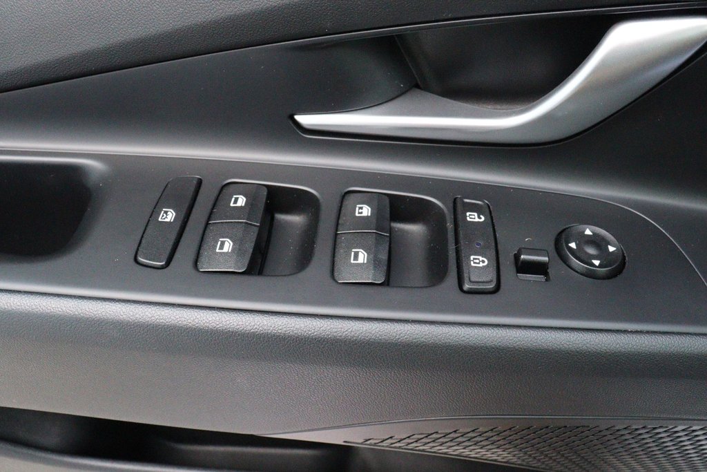 2022 Hyundai Elantra Essential in Jonquière, Quebec - 20 - w1024h768px