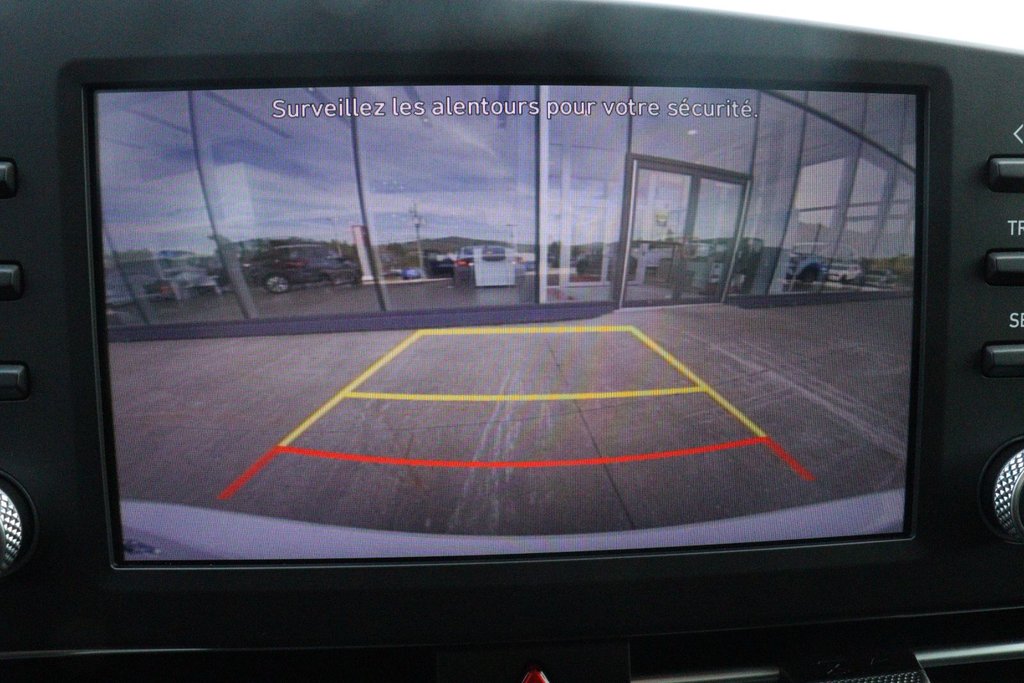 2022 Hyundai Elantra Essential in Jonquière, Quebec - 16 - w1024h768px
