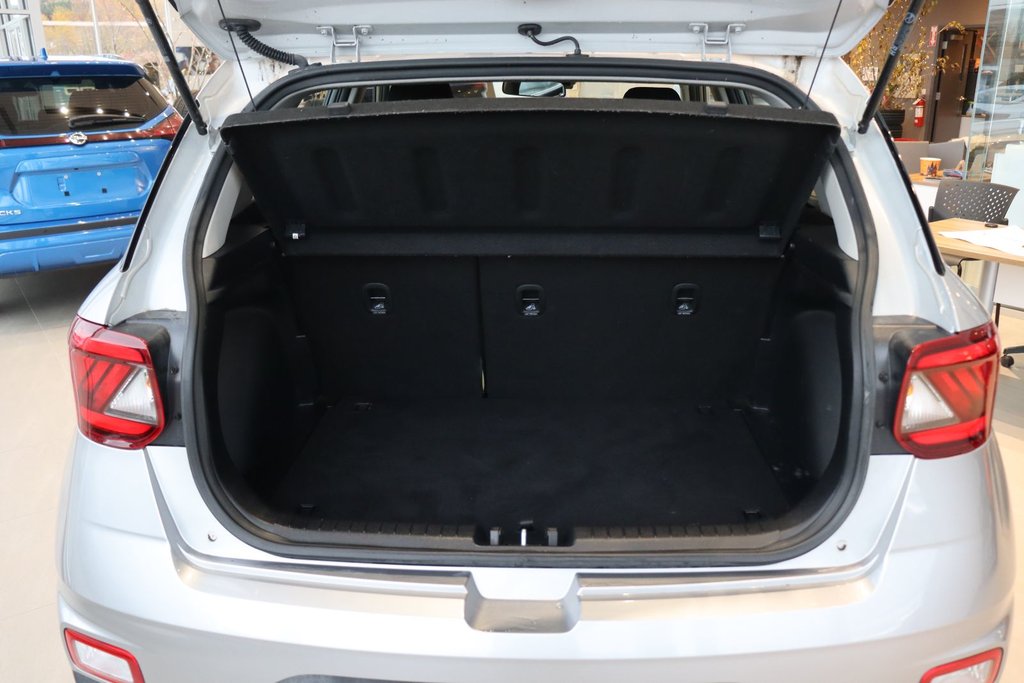 2023 Hyundai Venue in Jonquière, Quebec - 23 - w1024h768px