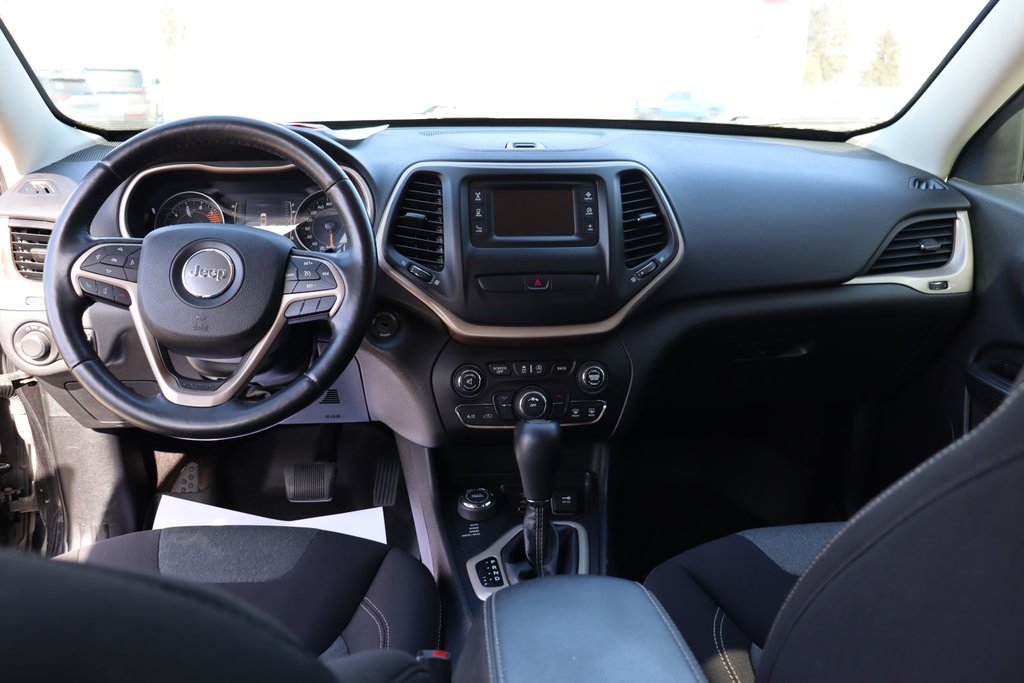 2016 Jeep Cherokee in Jonquière, Quebec - 11 - w1024h768px