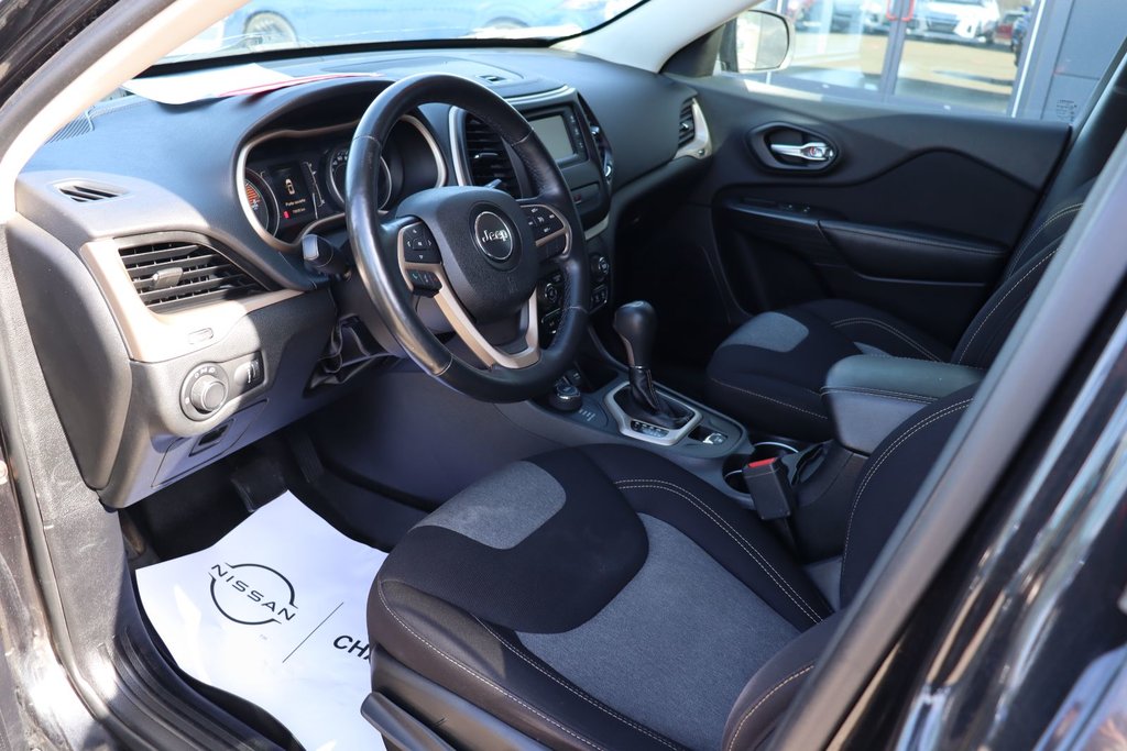 2016 Jeep Cherokee in Jonquière, Quebec - 8 - w1024h768px