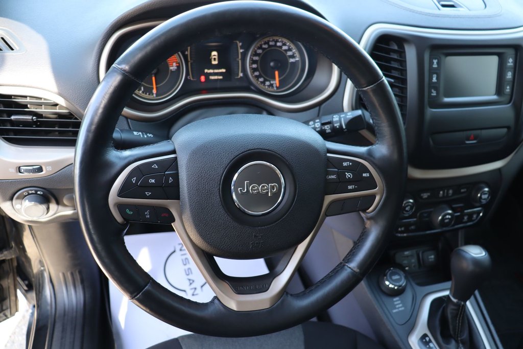 2016 Jeep Cherokee in Jonquière, Quebec - 14 - w1024h768px