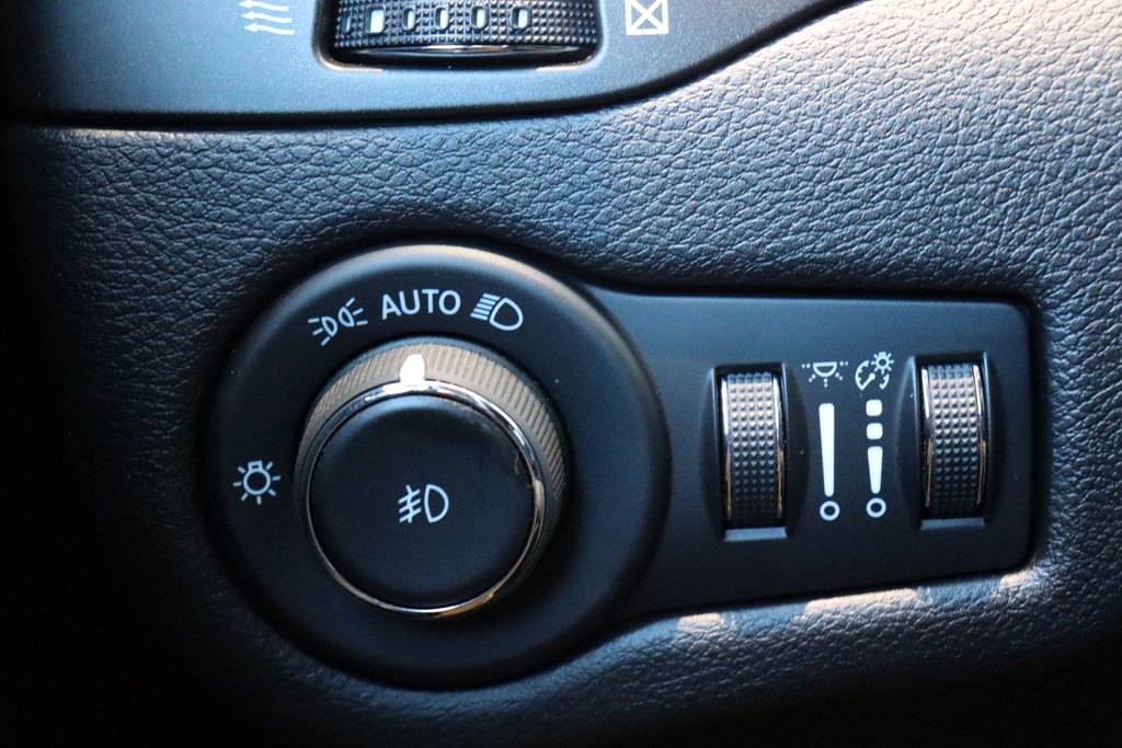 2021 Jeep Cherokee Trailhawk in Chicoutimi, Quebec - 19 - w1024h768px