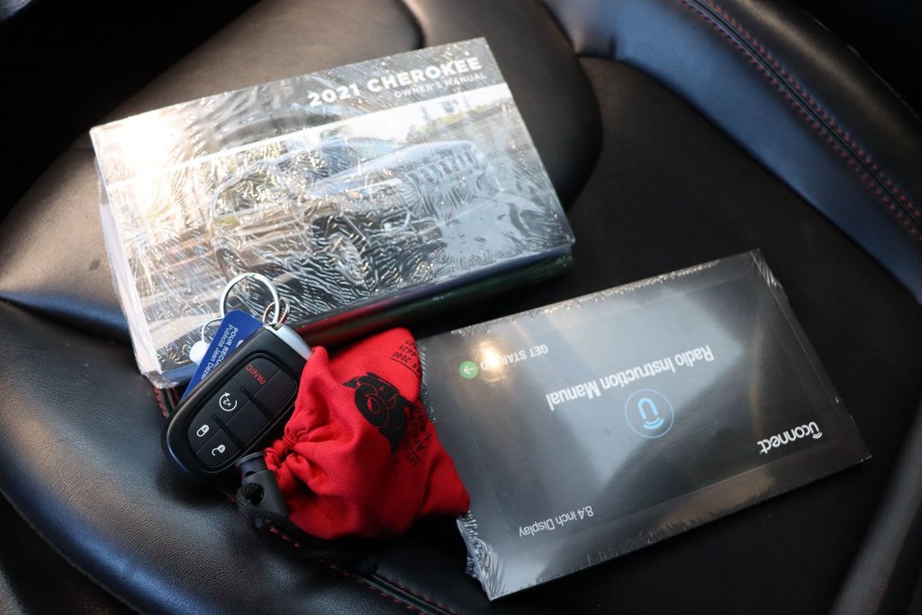 2021 Jeep Cherokee Trailhawk in Chicoutimi, Quebec - 24 - w1024h768px