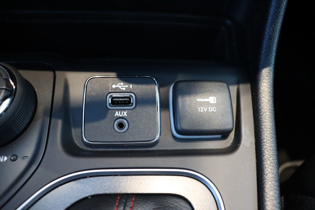 2021 Jeep Cherokee Trailhawk in Chicoutimi, Quebec - 17 - w1024h768px