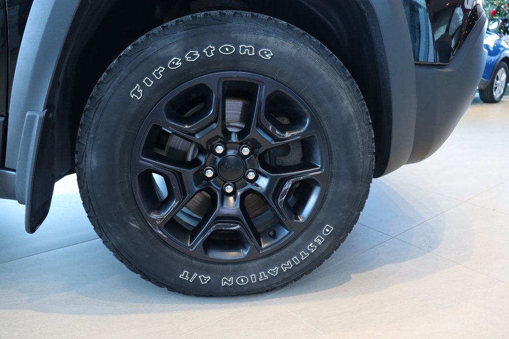 2021 Jeep Cherokee Trailhawk in Chicoutimi, Quebec - 27 - w1024h768px