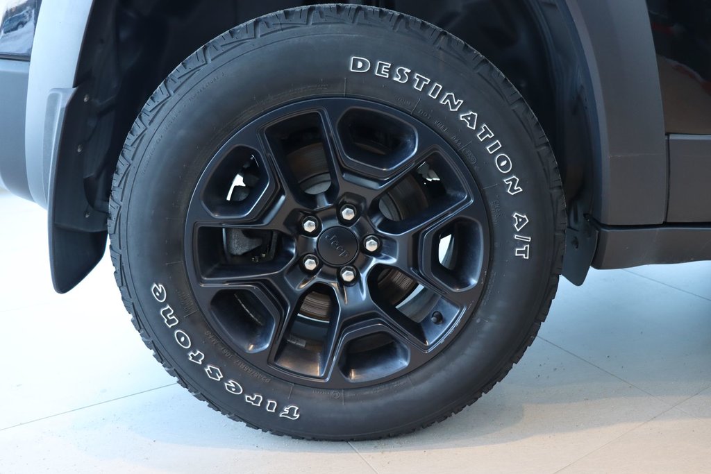 2021 Jeep Cherokee Trailhawk in Chicoutimi, Quebec - 26 - w1024h768px