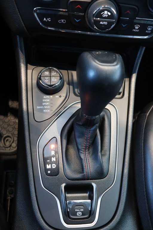 2021 Jeep Cherokee Trailhawk in Chicoutimi, Quebec - 18 - w1024h768px