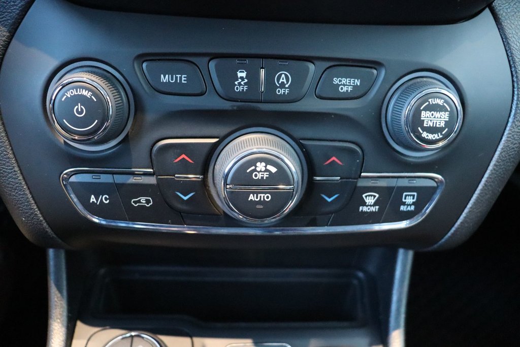 2021 Jeep Cherokee Trailhawk in Chicoutimi, Quebec - 16 - w1024h768px