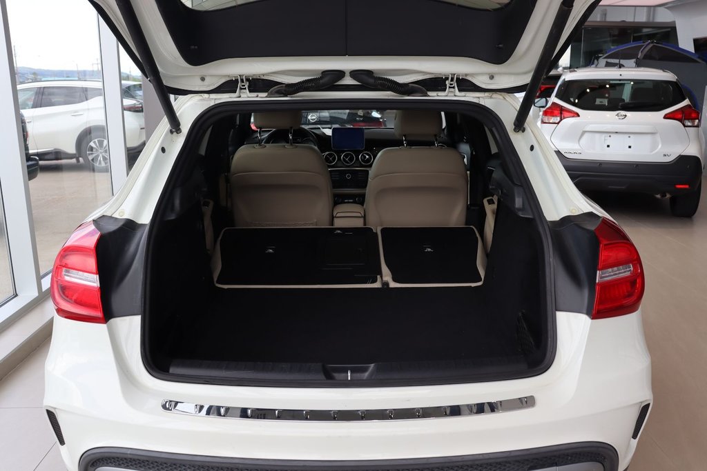2016 Mercedes-Benz GLA in Jonquière, Quebec - 24 - w1024h768px