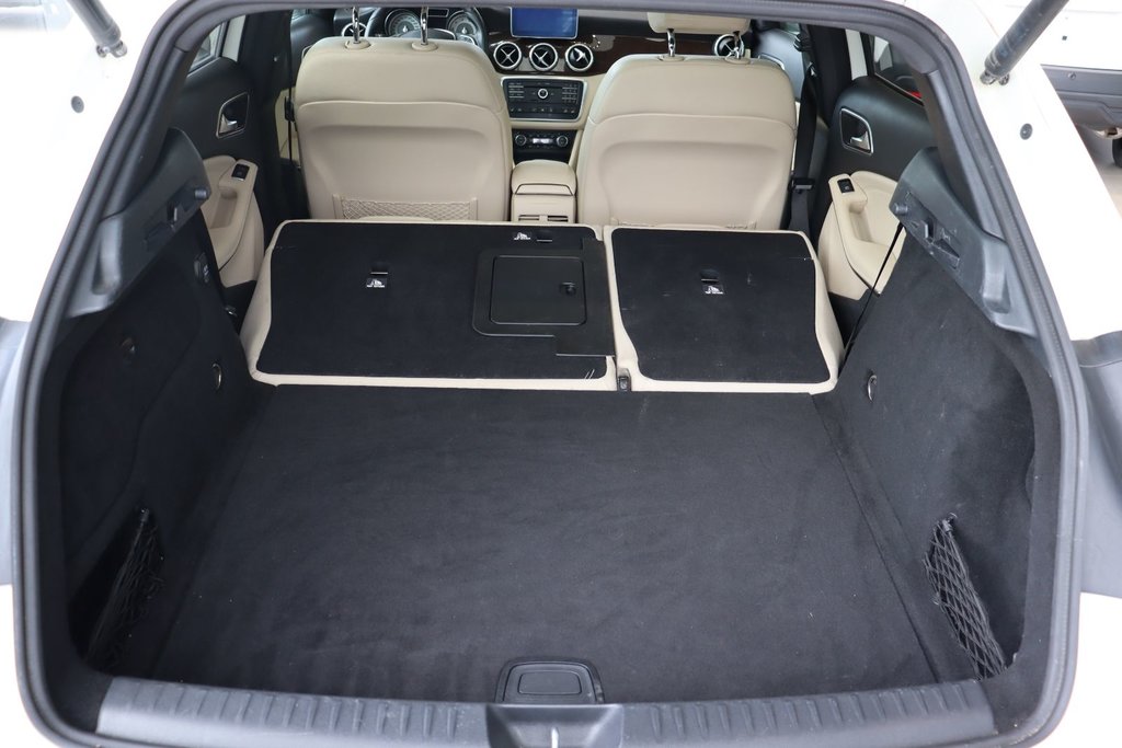 2016 Mercedes-Benz GLA in Jonquière, Quebec - 25 - w1024h768px