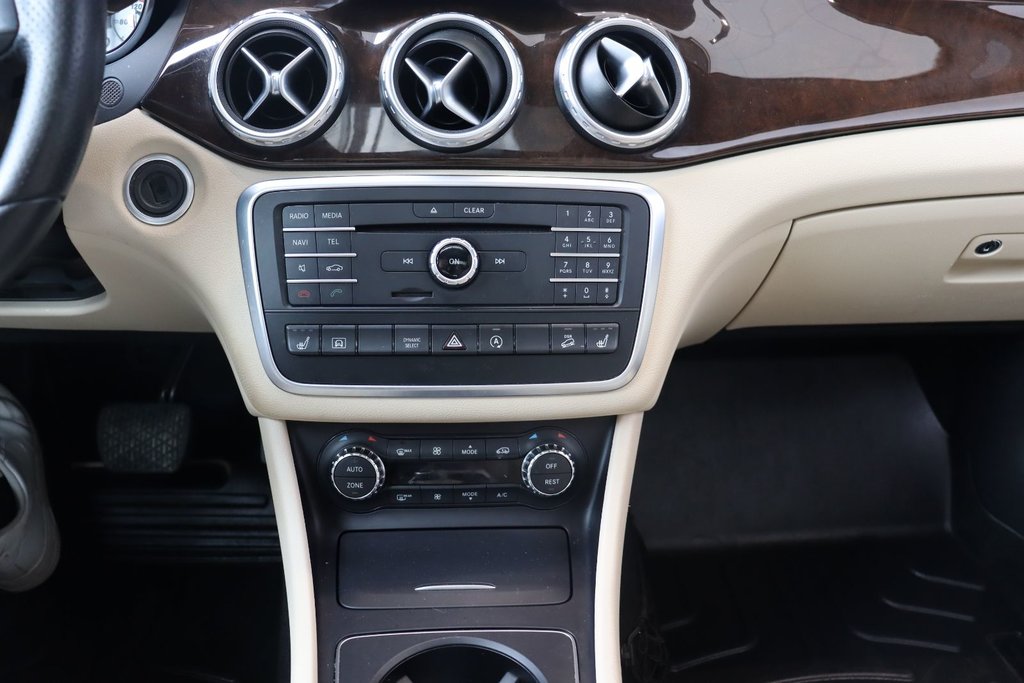 2016 Mercedes-Benz GLA in Jonquière, Quebec - 17 - w1024h768px