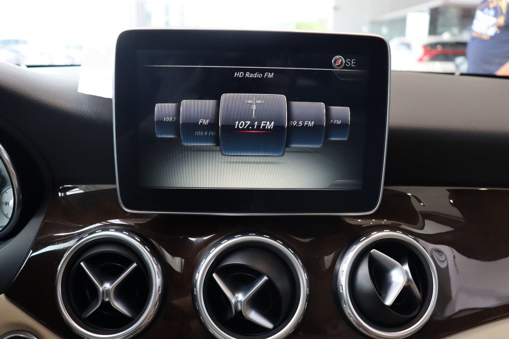 2016 Mercedes-Benz GLA in Jonquière, Quebec - 14 - w1024h768px