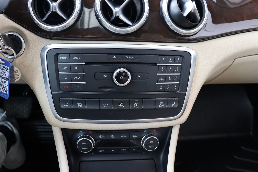 2016 Mercedes-Benz GLA in Jonquière, Quebec - 15 - w1024h768px