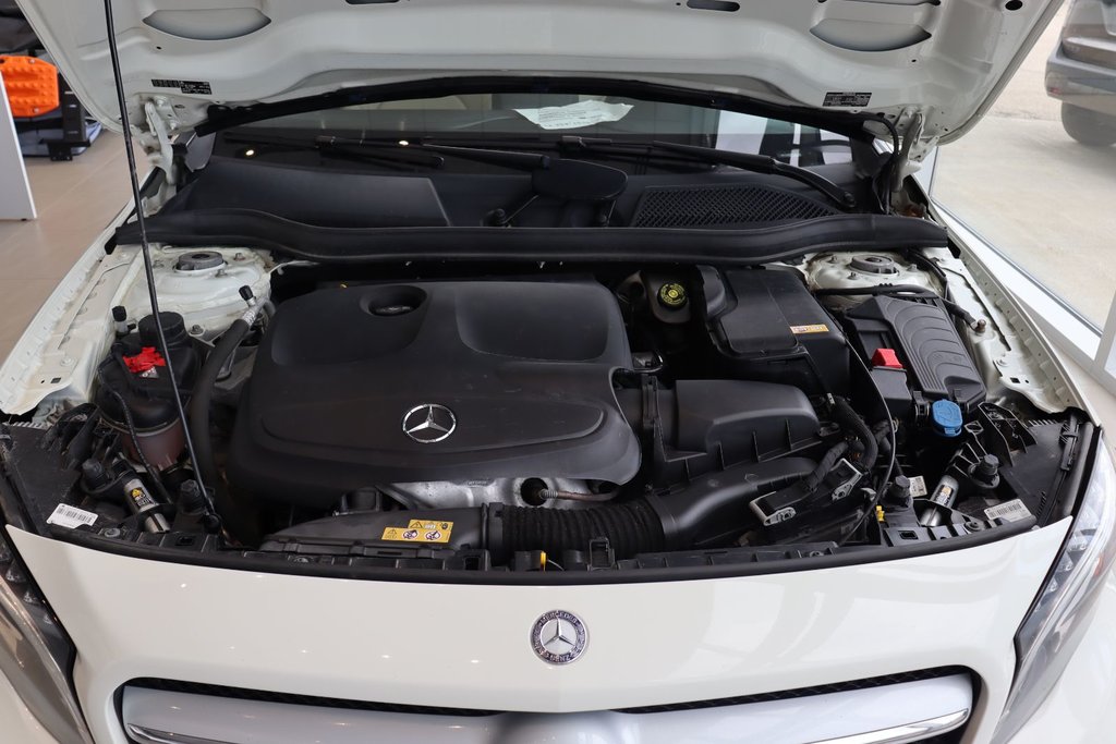 2016 Mercedes-Benz GLA in Jonquière, Quebec - 28 - w1024h768px