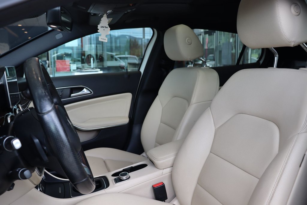 2016 Mercedes-Benz GLA in Jonquière, Quebec - 9 - w1024h768px