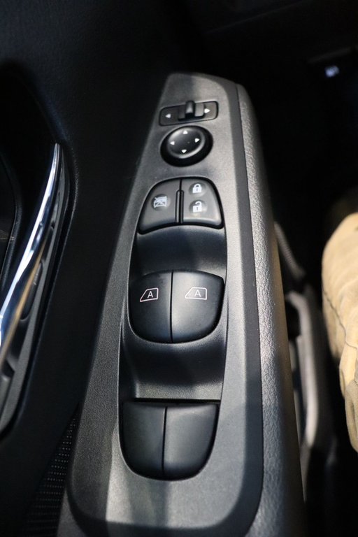 2024 Nissan Kicks in Baie-Comeau, Quebec - 14 - w1024h768px