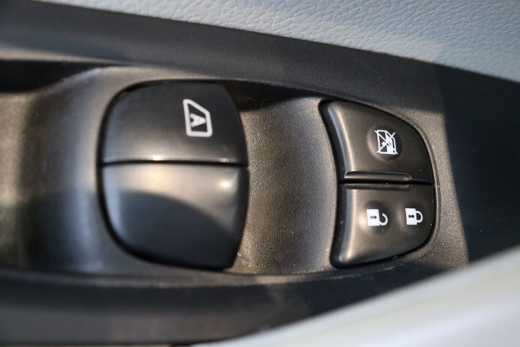 2022 Nissan Qashqai in Baie-Comeau, Quebec - 25 - w1024h768px