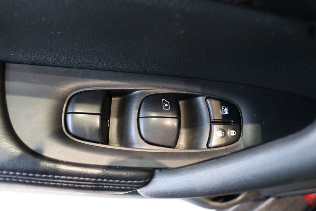 Nissan Rogue  2018 à Sept-Îles, Québec - 18 - w1024h768px