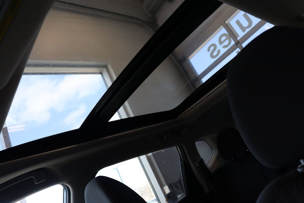 Nissan Rogue  2020 à Jonquière, Québec - 12 - w1024h768px