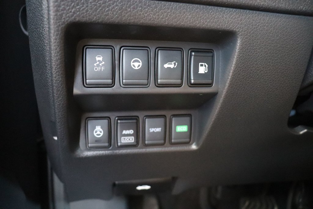 Nissan Rogue  2020 à Jonquière, Québec - 15 - w1024h768px