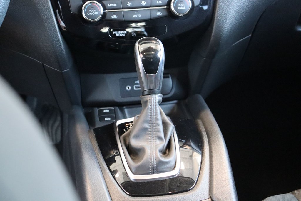 Nissan Rogue  2020 à Jonquière, Québec - 11 - w1024h768px