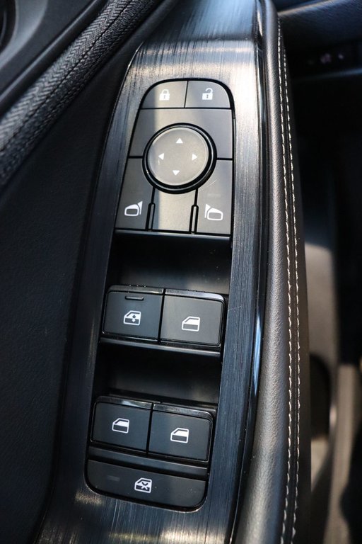 Nissan Rogue  2022 à Sept-Îles, Québec - 17 - w1024h768px