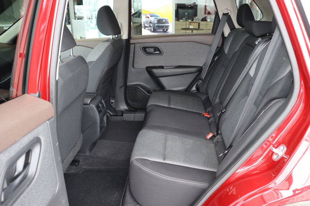 Nissan Rogue  2022 à Jonquière, Québec - 10 - w1024h768px