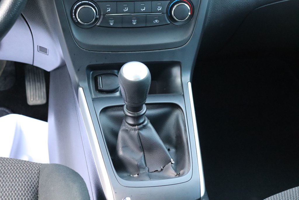 Nissan Sentra  2019 à Jonquière, Québec - 11 - w1024h768px