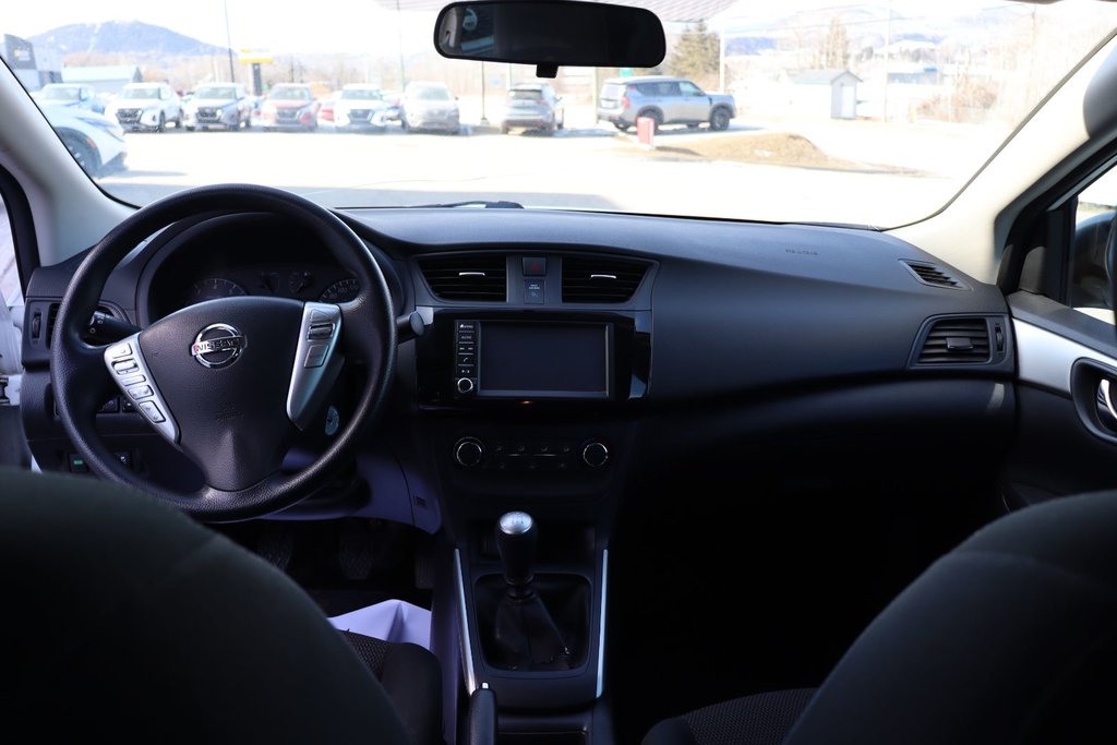 Nissan Sentra  2019 à Jonquière, Québec - 10 - w1024h768px