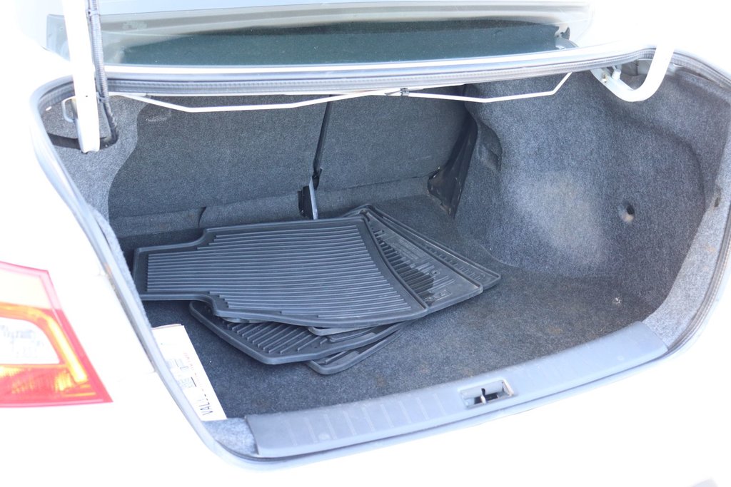 Nissan Sentra  2019 à Jonquière, Québec - 19 - w1024h768px