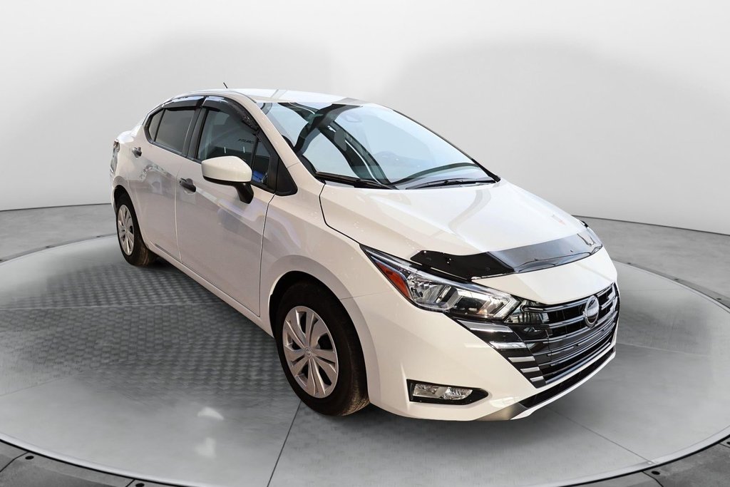 Nissan Versa  2024 à Baie-Comeau, Québec - 2 - w1024h768px