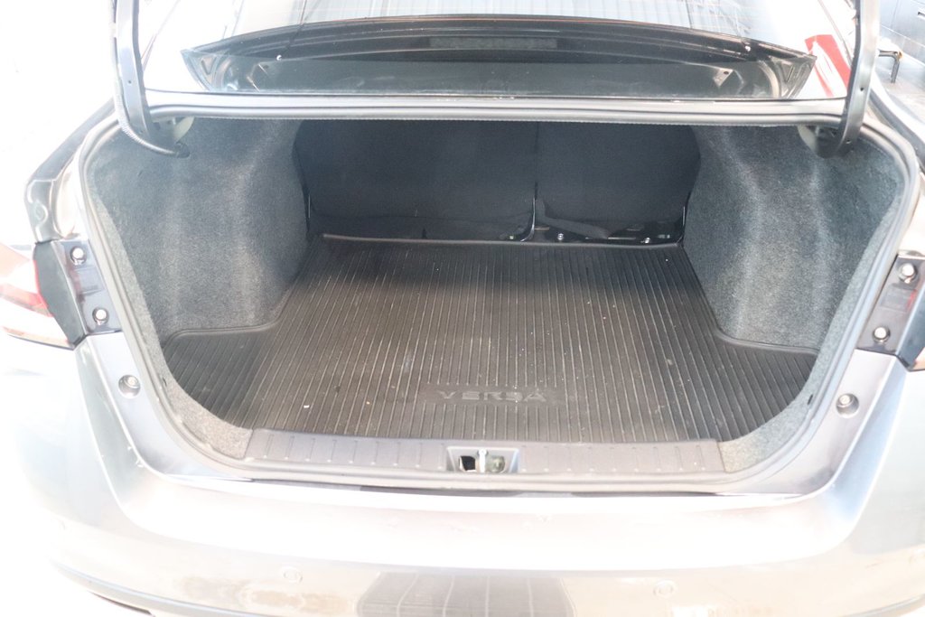 Nissan Versa  2024 à Jonquière, Québec - 24 - w1024h768px