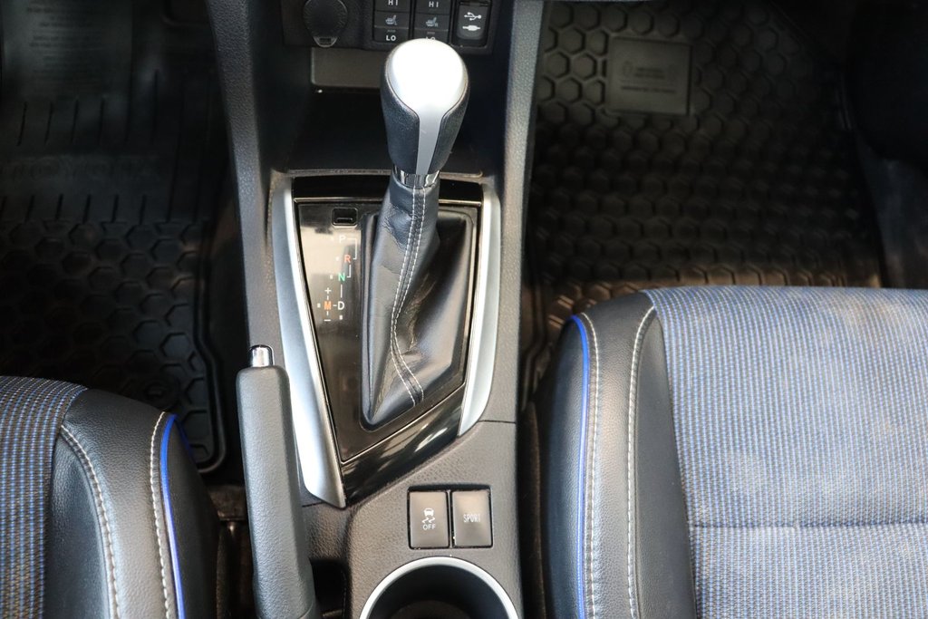 Toyota Corolla  2017 à Baie-Comeau, Québec - 15 - w1024h768px