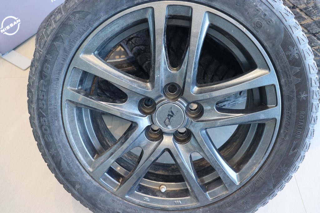 Toyota Prius Prime  2021 à Sept-Îles, Québec - 32 - w1024h768px