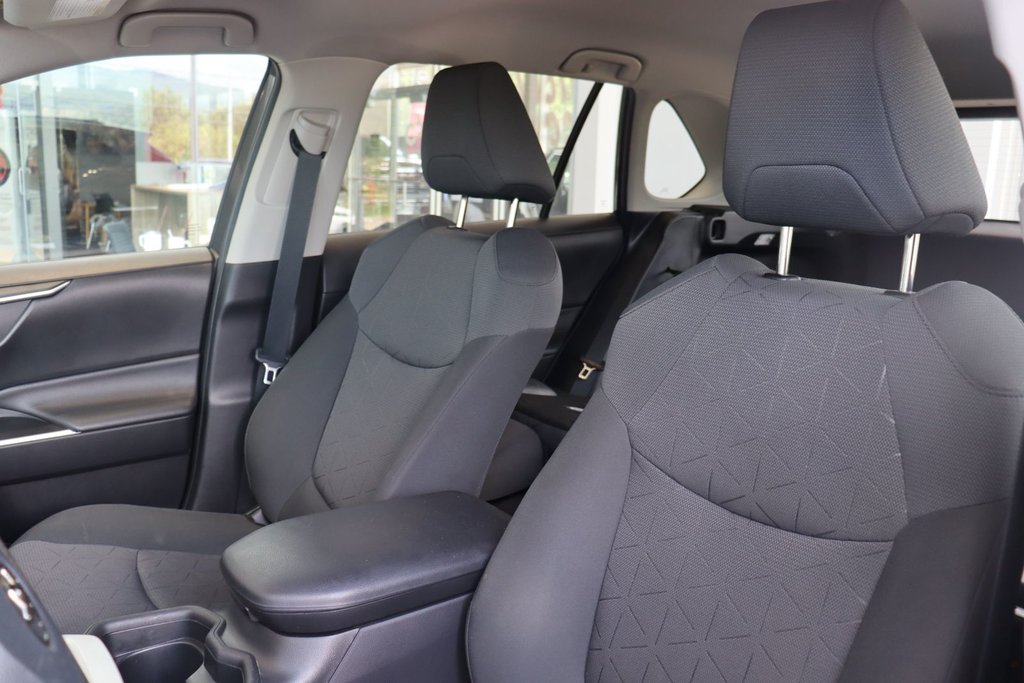 Toyota RAV4  2021 à Jonquière, Québec - 8 - w1024h768px