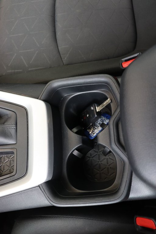 Toyota RAV4  2021 à Jonquière, Québec - 18 - w1024h768px